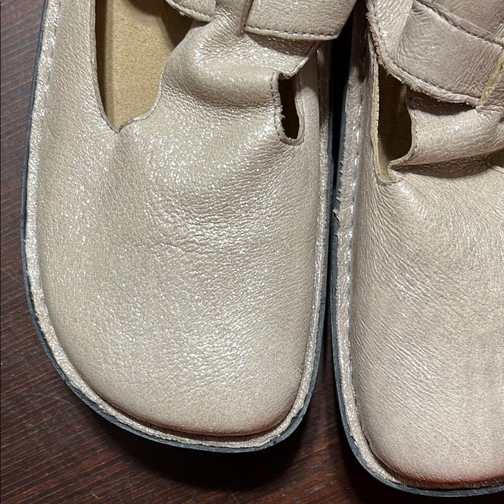 Alegria Cream Mules with Shimmering Finish New 41 - Picture 2 of 9